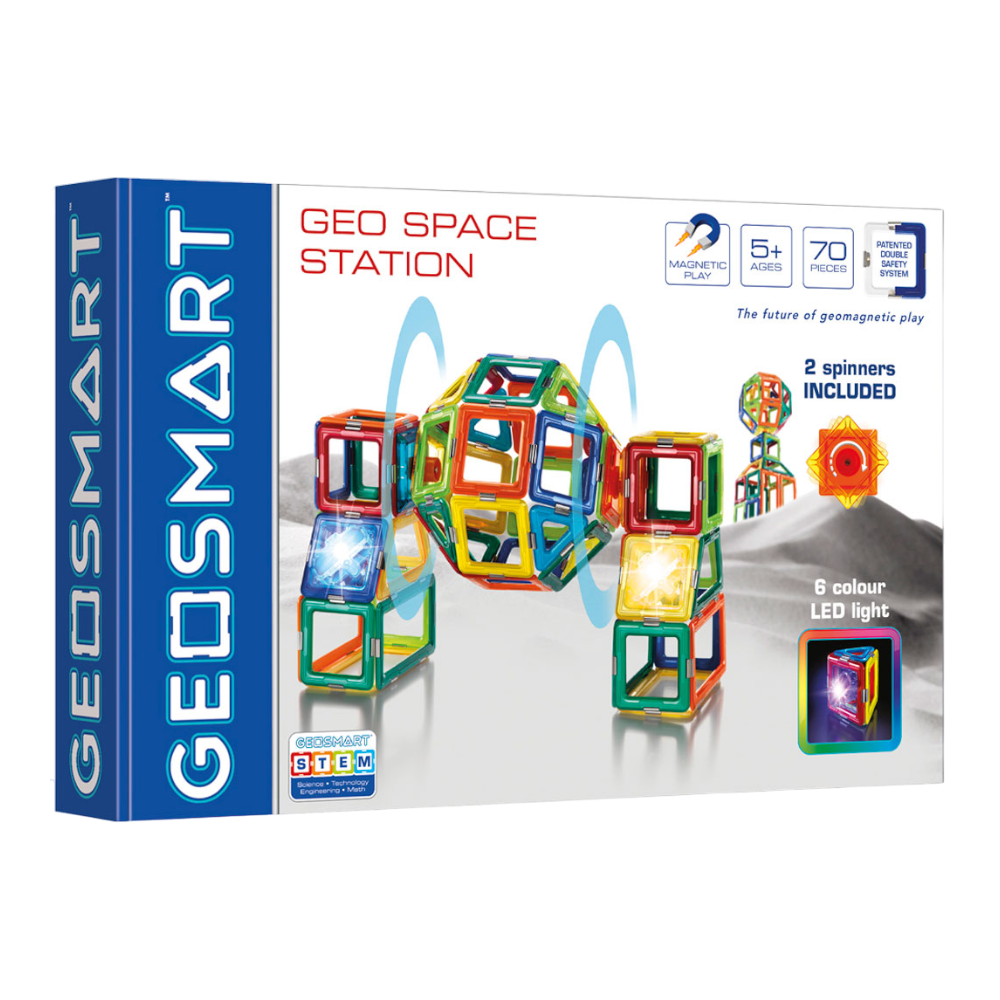 جيوسمارت محطة الفضاء الجغرافية، مجموعة بناء مغناطيسية مكونة من 70 قطعة مع محركين دوارين ولوحين إضاءة، تشمل: 6 مستطيلات، 36 مربعًا، 12 مثلثًا، 8 مثلثات متساوية الساقين، 4 شبه منحرفات. مناسبة للأطفال من عمر 3 سنوات وما فوق
